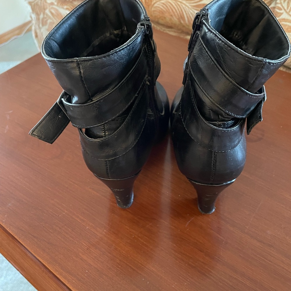 Le Chateau Ankle Boots Black Womens Medium - Picture 3 of 8